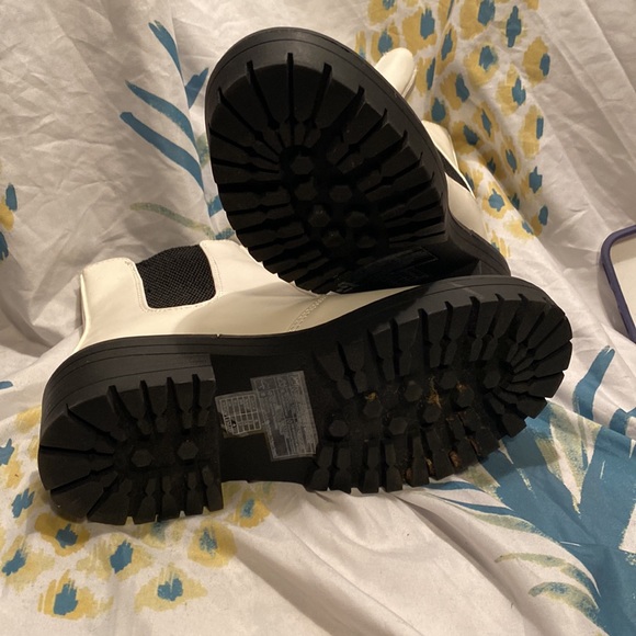 Forever 21 white combat boots - Picture 6 of 6